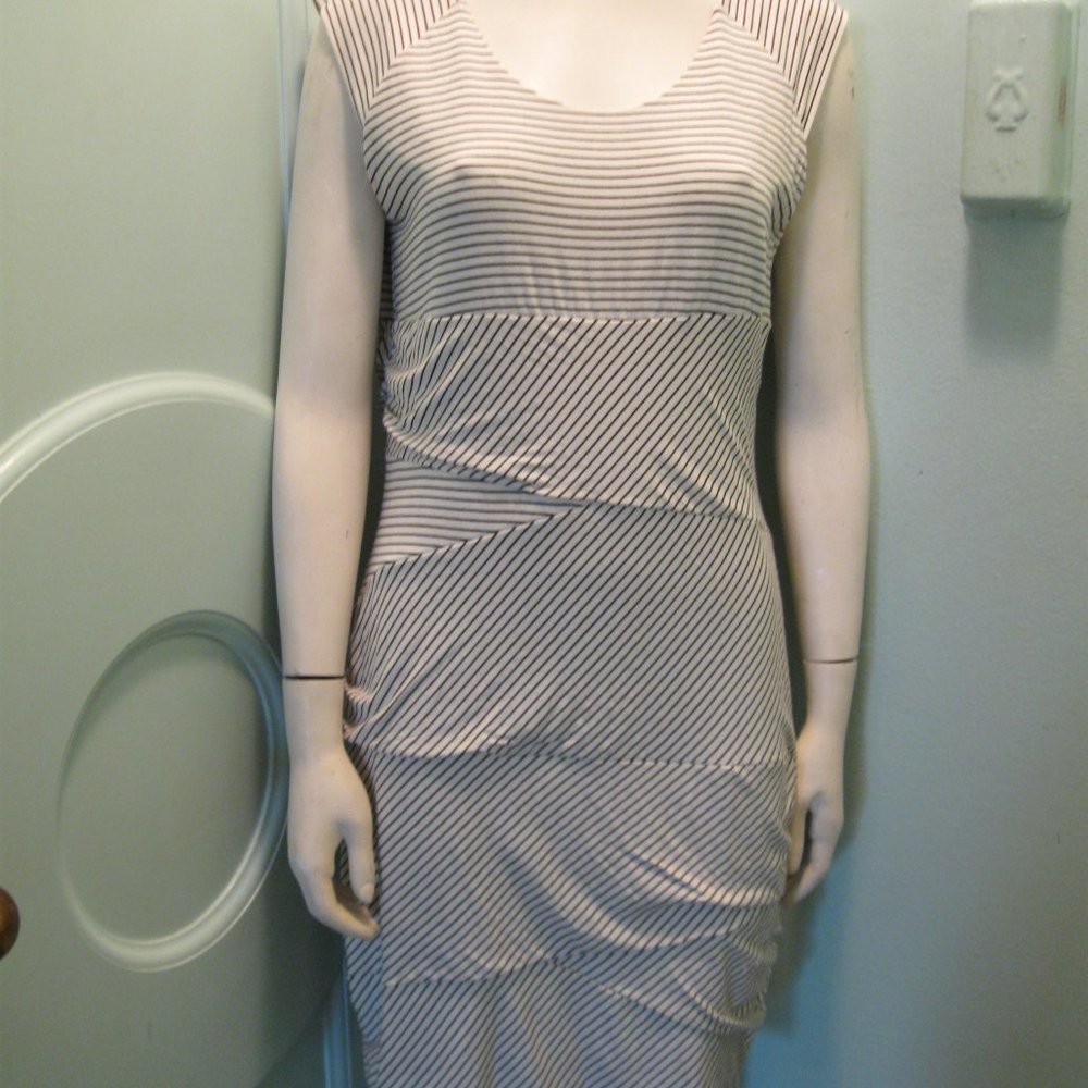 Cynthia Steffe Large Bodycon Black & White Dress Stretchy Shirred Form Fitting